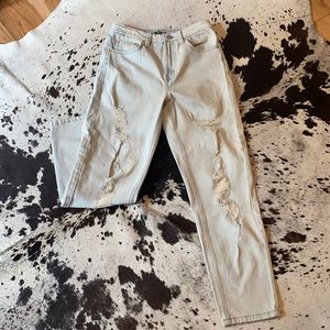 Light Washed Ripped Jeans